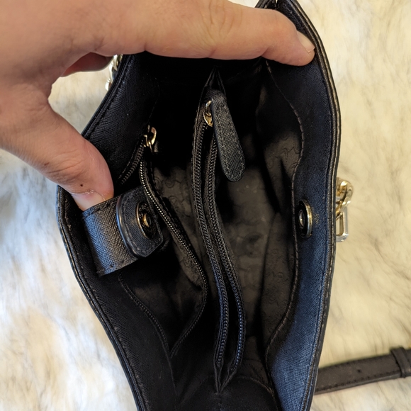 Michael Kors black cross body bag - Picture 3 of 3